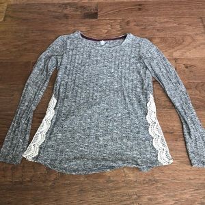 grey long sleeve sweater w/ floral print